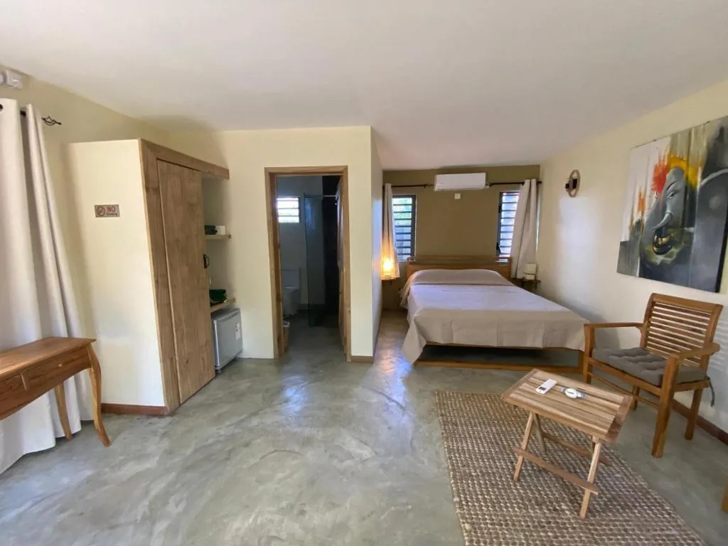 Chambre Double Deluxe avec Lit d'Appoint — Le Jardin de Beau Vallon